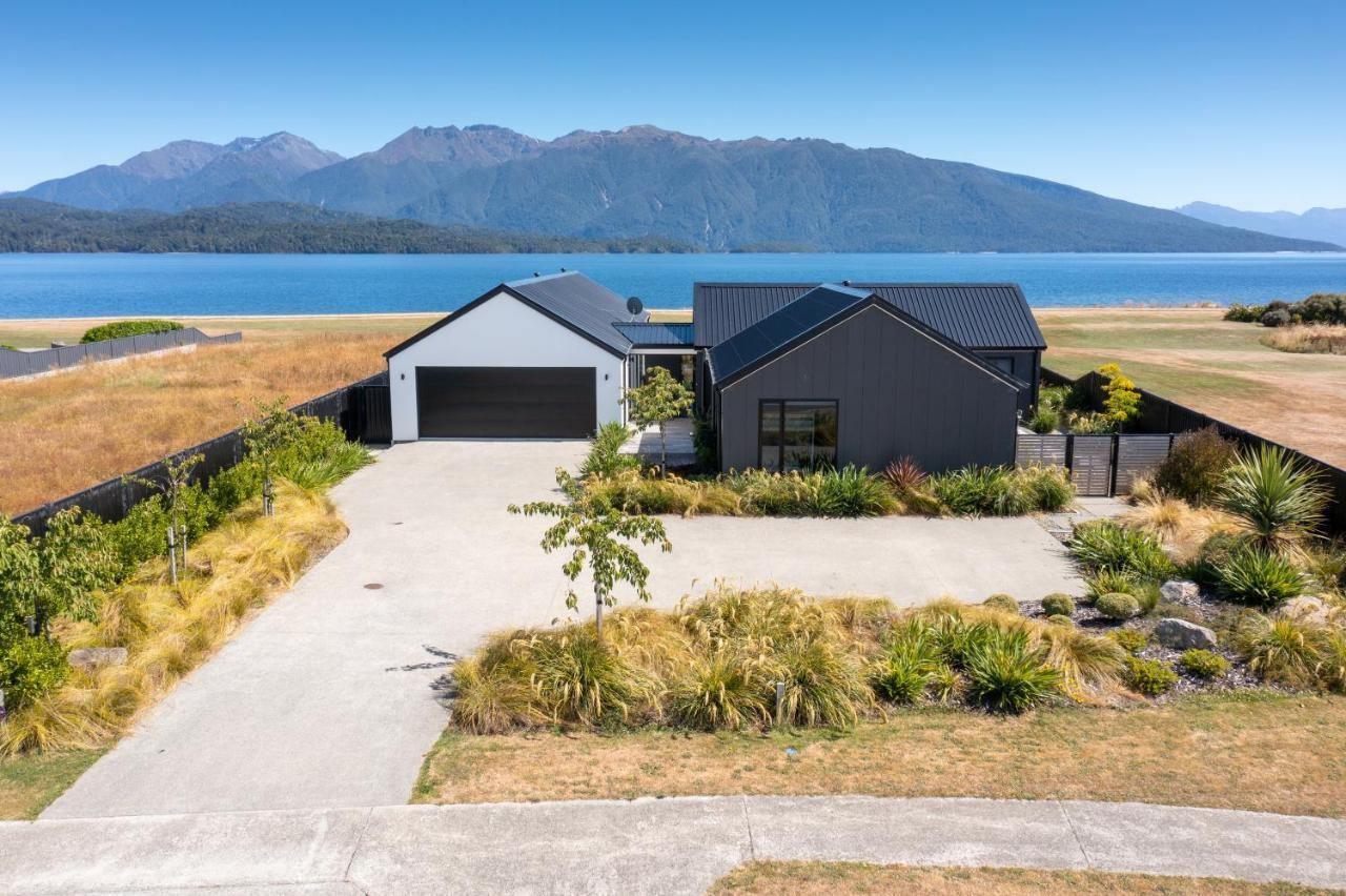 Lake House - Te Anau Holiday Home Eksteriør bilde